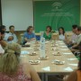 Fedra Sola, Conrado Rodríguez y María del Carmen Martínez durante el encuentro  con una quincena de empresarios de la zona rural de Jerez.