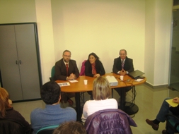 El delegado de Innovación, junto a la alcaldesa de La Carolina y el director del CADE de Jaén