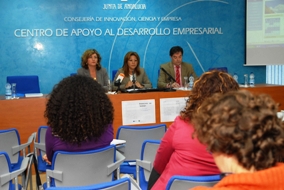 Un momento de la presentación de la delegada de Innovación en Cádiz