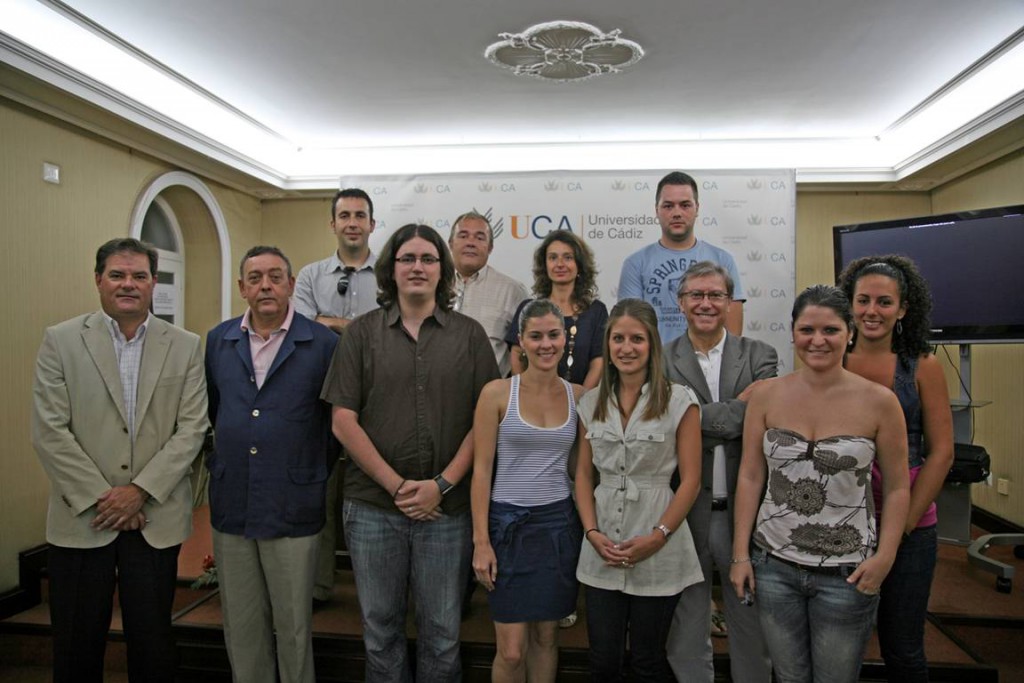 Ganadores junto a representantes de Andalucía Emprende y la UCA
