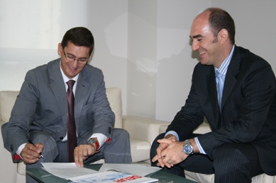 Sánchez Teruel y Pulido, durante la firma del convenio