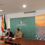 La delegada provincial de Economía, Innovación y Ciencia y el director provincial de Andalucía Emprende en Huelva