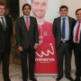 El secretario general de Innovación y Sociedad de la Información, con representantes de Vodafone y la Universidad de Sevilla.