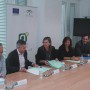 La directora gerente de Andalucía Emprende y el director de la Agencia Andaluza de Instituciones Culturales firmando el convenio