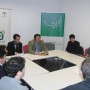 El delegado territorial de Economía, Eduardo Muñoz, durante el encuentro que ha mantenido con los responsables de las empresas alojadas en el CADE de Huelva