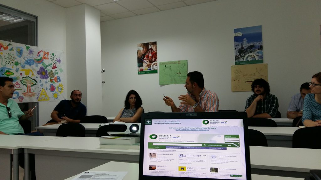 Asistentes a la jornada de difusión de 'Andalucía Emprende Coopera'